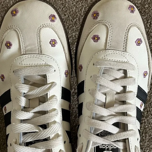 Adidas Samba White Sneakers with Black Stripes and Floral Embroidery - Picture 7 of 14